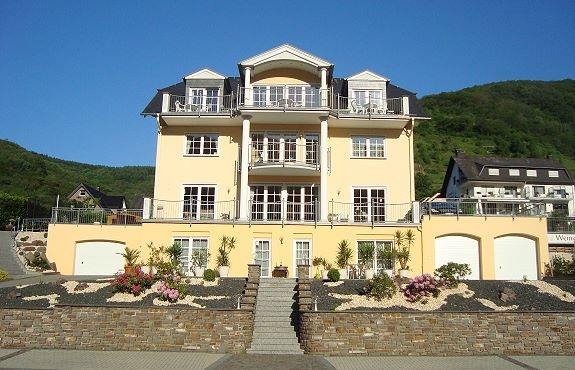 Residenz Moselstausee Ferienwohnung, Dusche, WC, Flussblick